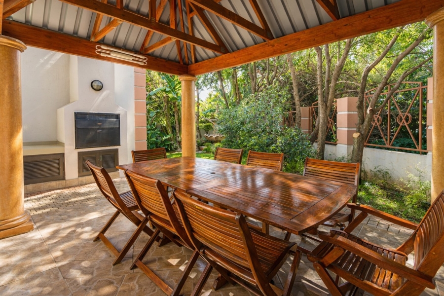 5 Bedroom Property for Sale in Caribbean Beach Club North West